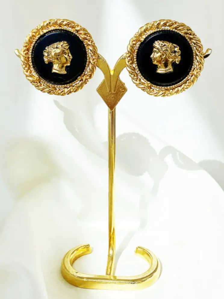 Vergulde designer clip oorbellen