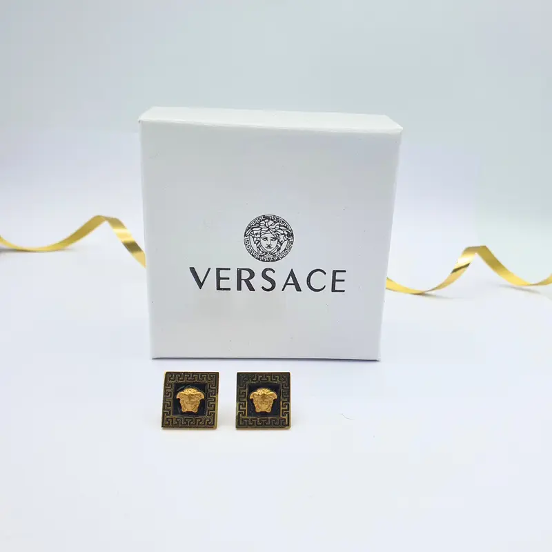 Versace Vierkante Medusa Studs met Grieks Sleutelmotief