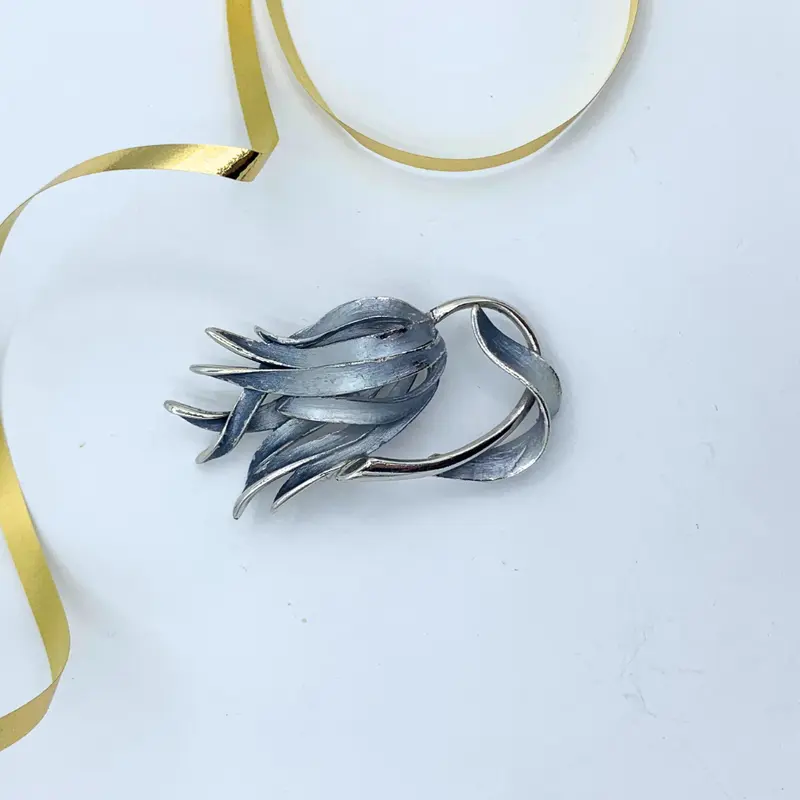 Vintage Kramer Flower Brooch