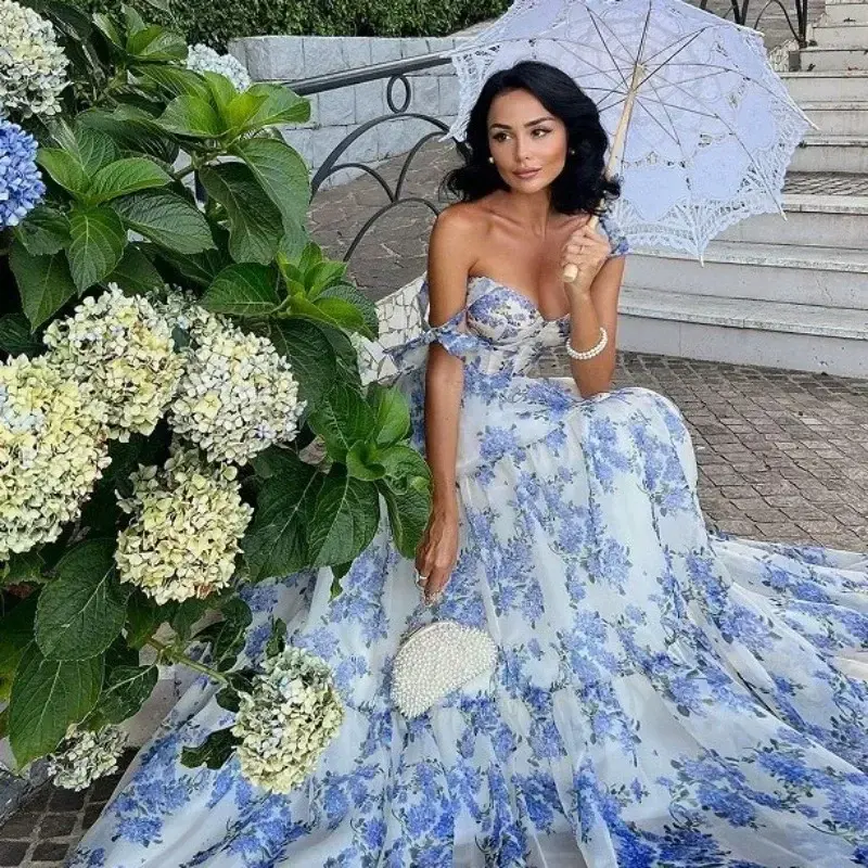 Vintage Trägerloses Abendkleid mit Blauem Blumenprint - Elena, Herbst 2025 Edition