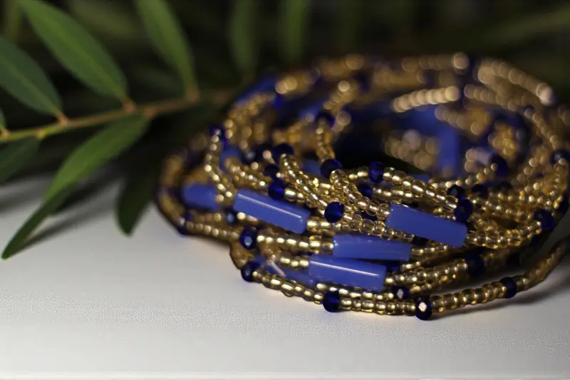 Waist Beads / African Hip Chain - IFUEKO - Blue (elastic)