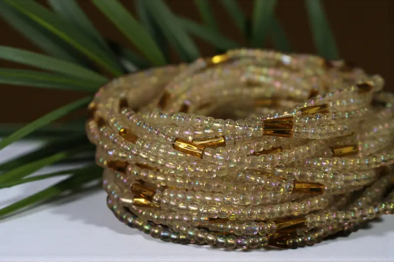 Waist Beads / African Waist Chain - NEKPEN - White / gold (elastic)