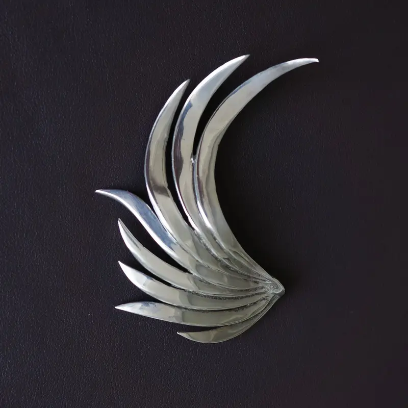 Wing earpiece
