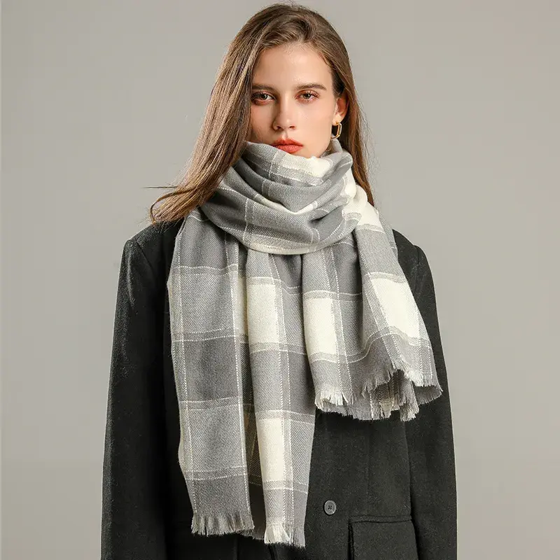 Winterlicher Stilvoller Karierter Damen Schal - Liora